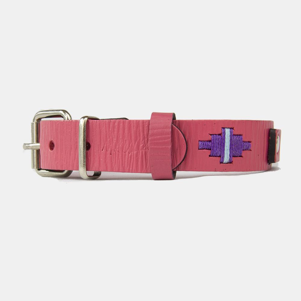 Collar para perros Mauloa, hecho en cuero, modelo Lassie, color Fucsia Corrugado con bordado en colores
